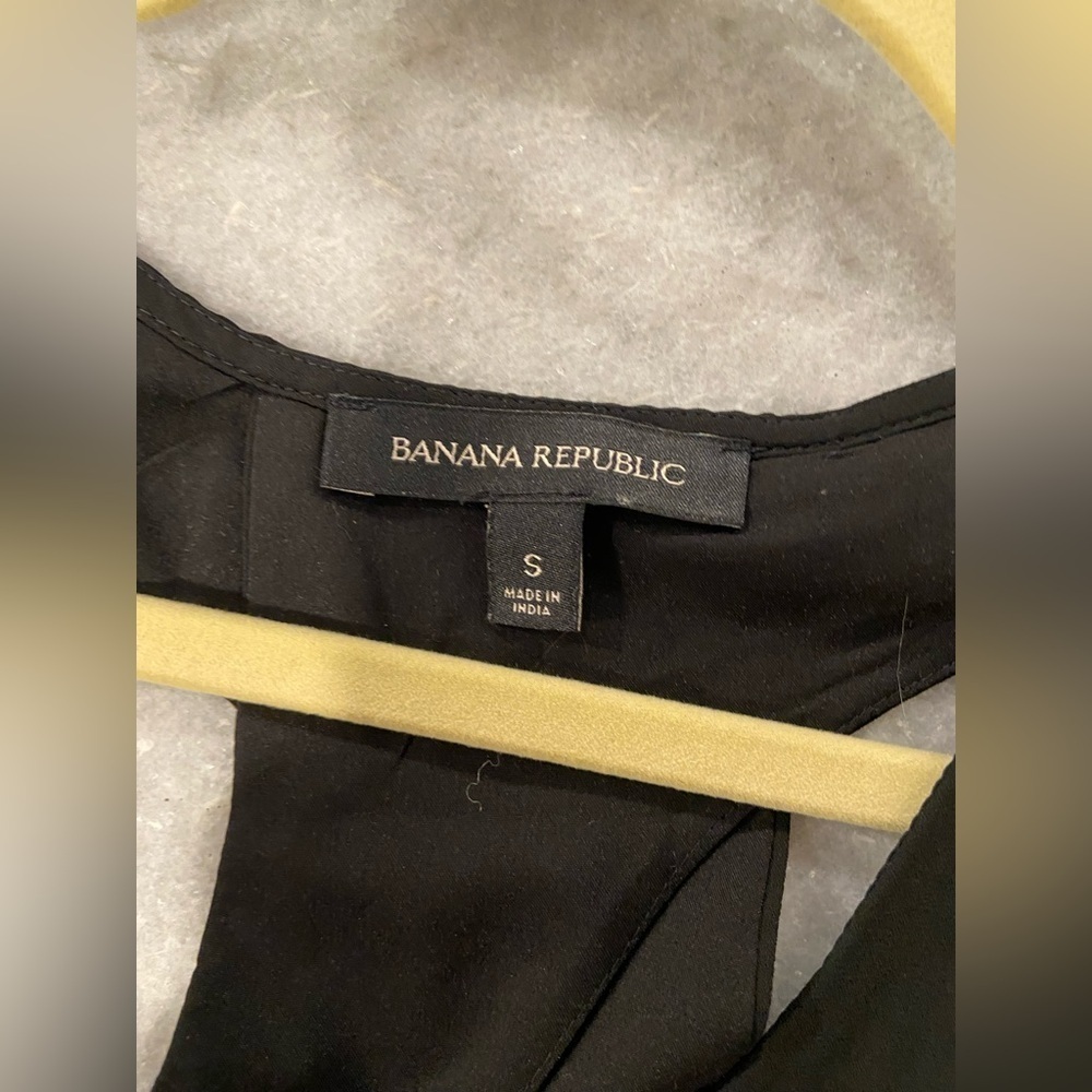 Banana Republic Black Keyhole Twist Racerback Tank Top Shell Flowy Lined Size S - Picture 9 of 10